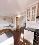 Gorgeous ultra clean 3 Bedroom/2 Bathroom HomeClose to popular attractions/CBD