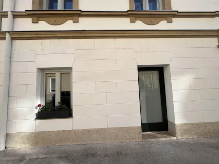 Entzückendes Studio im Herzen von Wiener Neustadt Отели рядом с достопримечательностью «Арена Нова»