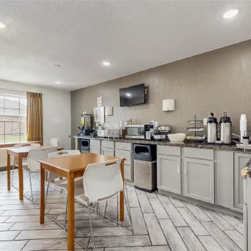 Red Lion Inn & Suites Olathe Kansas City