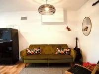 Eclectic Guesthouse on Quaint Fallbrook Homestead Các khách sạn ở Fallbrook