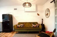 Eclectic Guesthouse on Quaint Fallbrook Homestead