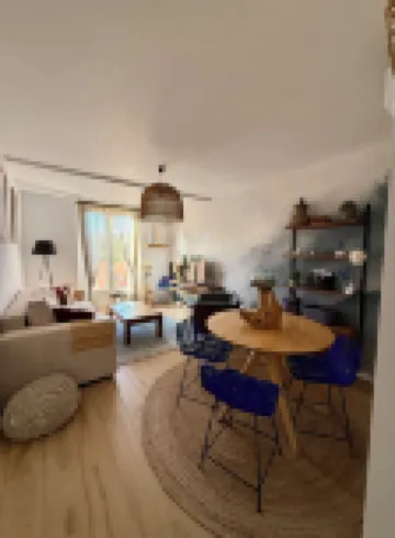 Apartment Les embruns, 1 min from the beach with sea-view terrace. Hotels in Saint-Mandrier-sur-Mer