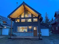 Charming 2-bedroom retreat Chalet Soleil au Lake Pend Oreille! 클라크 포크 호텔
