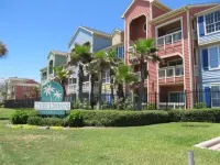 Fantastic Seawall Condo- Garden and Pool view