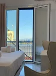 Hotel Avra - Beach