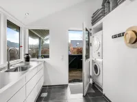 "Carlie" - 250m to the Fjord