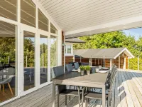 "Eljas" - 200m to the Fjord Fur 호텔