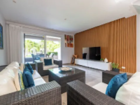 Eagle Beach Luxury House, Walking Distance to the Beach Hotels in Eagle Beach