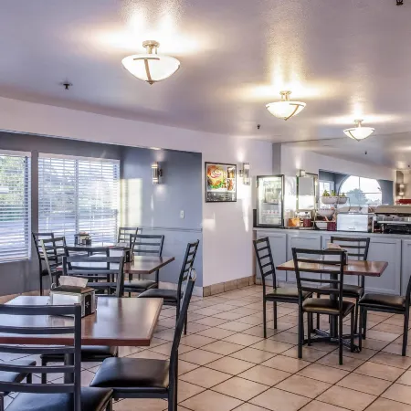 Clarion Hotel by Humboldt Bay