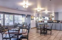 Clarion Hotel by Humboldt Bay - breakfast