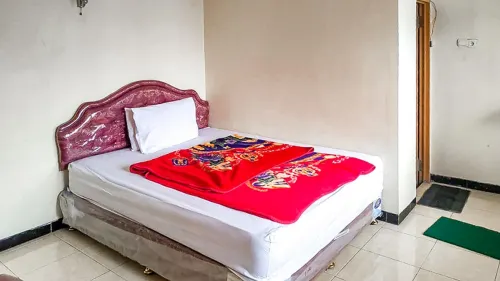 Villa Al Barokah Syariah Family Mitra RedDoorz Near Sarangan Lake Hotels in Magetan Regency