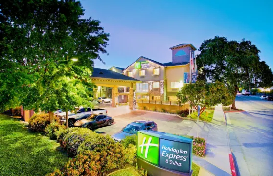 智選假日套房酒店帕索羅布爾斯的