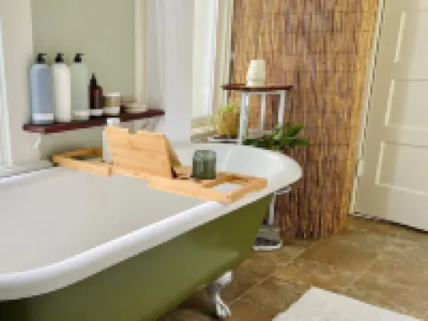 Victorian on Garden Best Location in Town