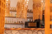 Mikiki Lifestyle Hotel - Bares
