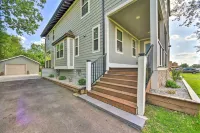 Sunny Clawson Home w/ Yard - Walk to Main St! Hotels in Clawson