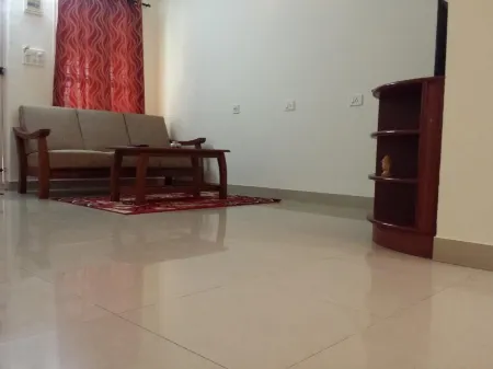 Varsha Enclave-White House Отели рядом с достопримечательностью «Dufferin Clock Tower»