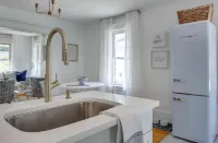 The Blue Bungalow- NC State, ITB, Cameron Village