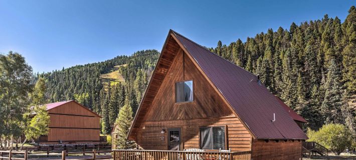 Ski-in/Ski-Out Red River Cabin w/ Mtn Views! Hotels in Red River