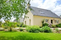 Holiday home with garden, Auray