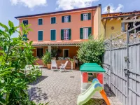 Villa with garden near Versilia Beach