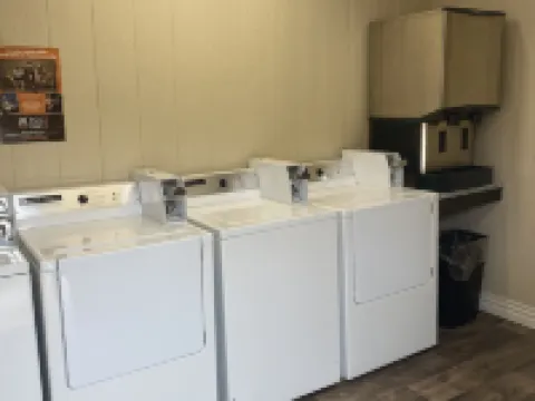 Cairns Motel Hotels in Summerside