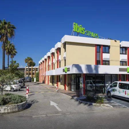 Ibis Styles Nice Cap 3000 Aéroport Отели рядом с достопримечательностью «Арена»