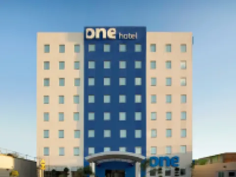 One Ciudad Juarez Alameda Iglesias Hotels near Plaza de la Mexicanidad