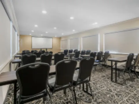 Best Western Plus Inn of Hayward Hotels in Hayward