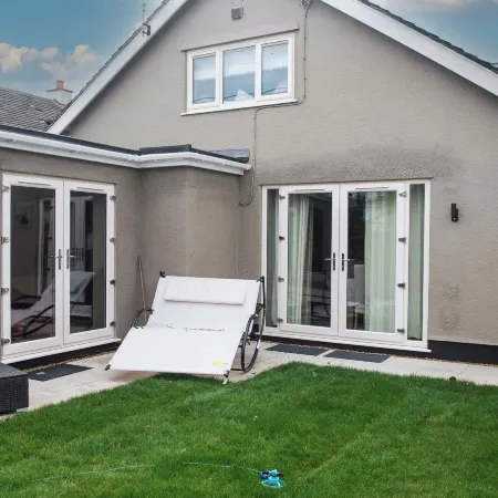 4 Bed Holiday Home by Guestz
