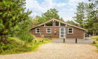 Idyllic Retreat with Whirlpool-by Traum