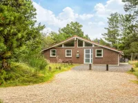 Idyllic Retreat with Whirlpool-by Traum