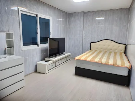 Yeosu Art Village 705 Pension Отели рядом с достопримечательностью «Aeyangwon History Hall»