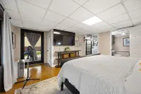 ~The LAkeframe~Dreaming of Summer on Dhl-Boat Slip@Sulphur Crk<1mi Water! Hotels in Cumberland County