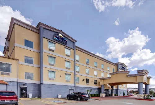 Robinson Inn and Suites Hotels in Hewitt