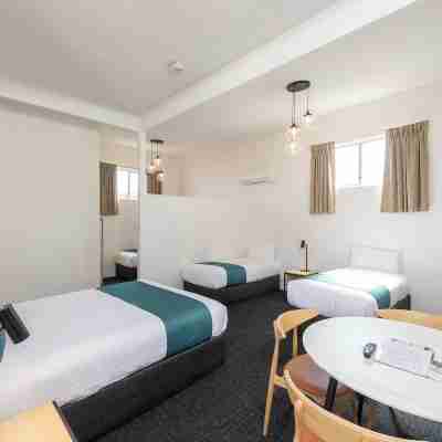 Glenelg Motel Rooms