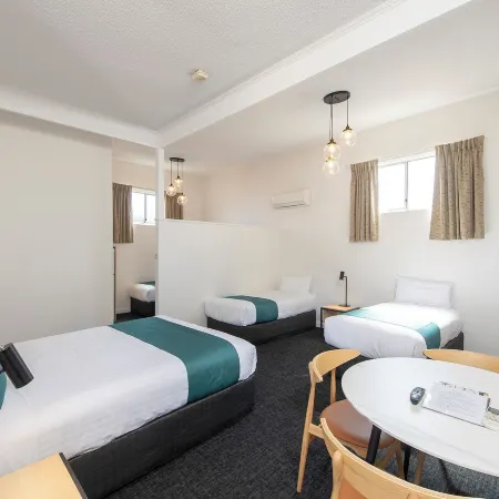 Glenelg Motel