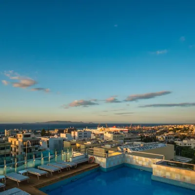 كابسيس أستوريا هيراكليون هوتل Hotels near نافورة موروسيني