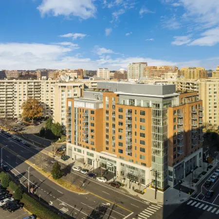 The Westin Crystal City Reagan National Airport Отели рядом с достопримечательностью «Арлингтонское национальное кладбище»