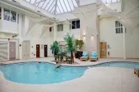 The Winchester Hotel and Spa - С бассейном