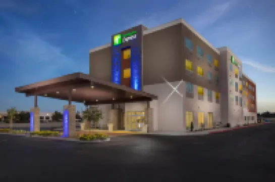 Holiday Inn Express VISALIA - SEQUOIA GATEWAY AREA by IHG