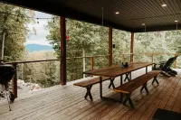 The Rusty Lantern! Enjoy peace and quiet in this cozy mountain cabin! Free WiFi