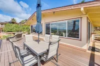 Walk to Beach: Koloa Getaway w/ Ocean Views - Parkering