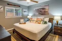 San Antonio Home w/ Private Hot Tub: Pet Friendly! - Country Houses