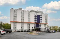 Comfort Inn & Suites Alexandria West Hotels in Rose Hill