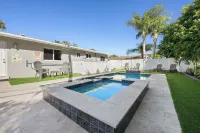 Hot Spa - Super Clean - 8 M Drive to Beach, Restaurants, Nightlife