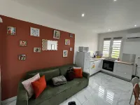 The Groovy House in the heart of Le Marin, 5m from the beach