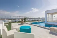 Bluesea Arenal Tower Adults Only - Swimmingpools