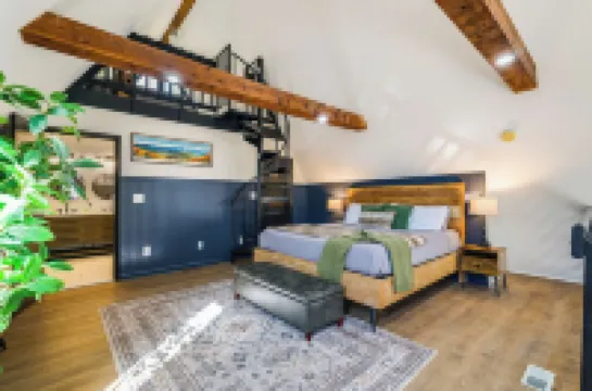 Eagle's Nest A-Frame Cabin Mountain Retreat with EV Charger @ Massanutten Resort