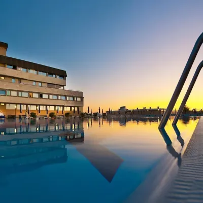 Grand Hotel Continental Hotel dekat Pantai Tirrenia