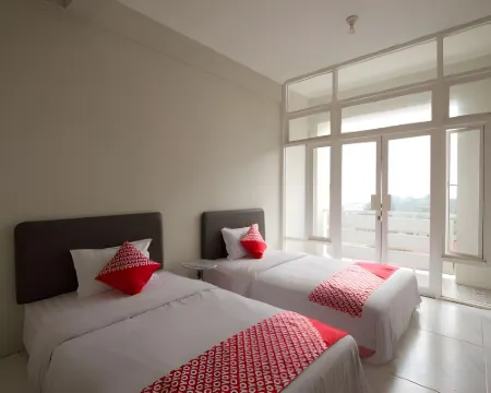 Capital O 3359 Pondok Wisata Jaden Trawas Mojokerto Hotels in Trawas